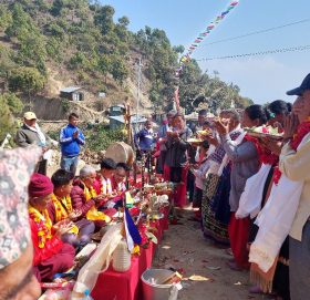 काभ्रेको रोशी देउराली डाडाँमा बुद्ध प्रतिमा र बौद्ध स्तुपाको शिलान्यास
