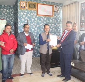 पाँचखाल नगरबासीलाई सांसद लम्सालको कोसेली, ५० करोड सहरी विकास आयोजना