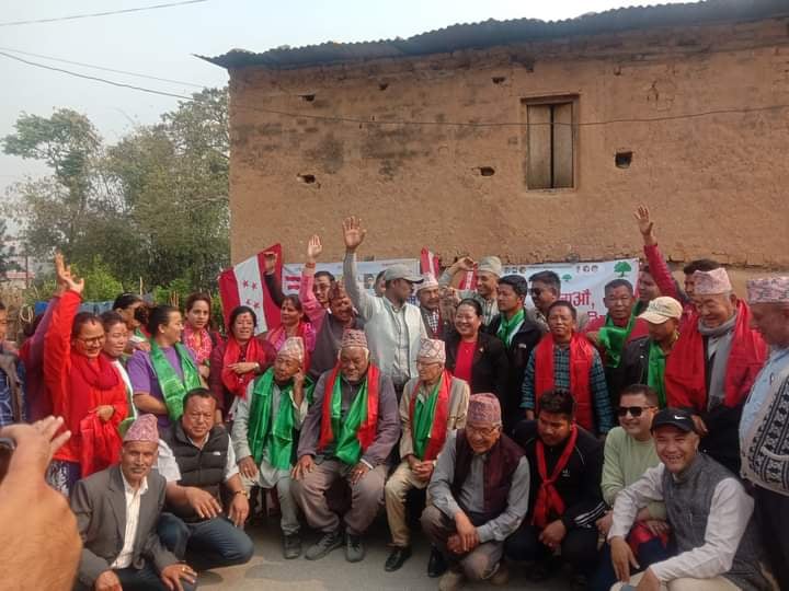 कांग्रेसका युवा नेता तिमल्सिनाकाे नेतृत्वमा धुलिखेल -४ मा ‘घर घर जाऔँ काँग्रेस जिताऔँ अभियान’