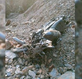 मोटरसाइकल दु र्घ ट ना‚ आमा छोरा सहित तीनजनाको मृ त्यु