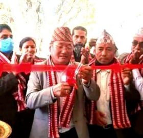 मण्डनदेउपुर नगरपालिकाको रानीटारमा आधारभूत स्वास्थ्य केन्द्र उदघाटन