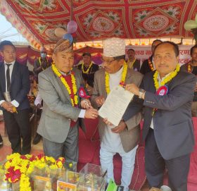 भुग्देउमा विद्यालय र वडा भवनको उद्घाटन