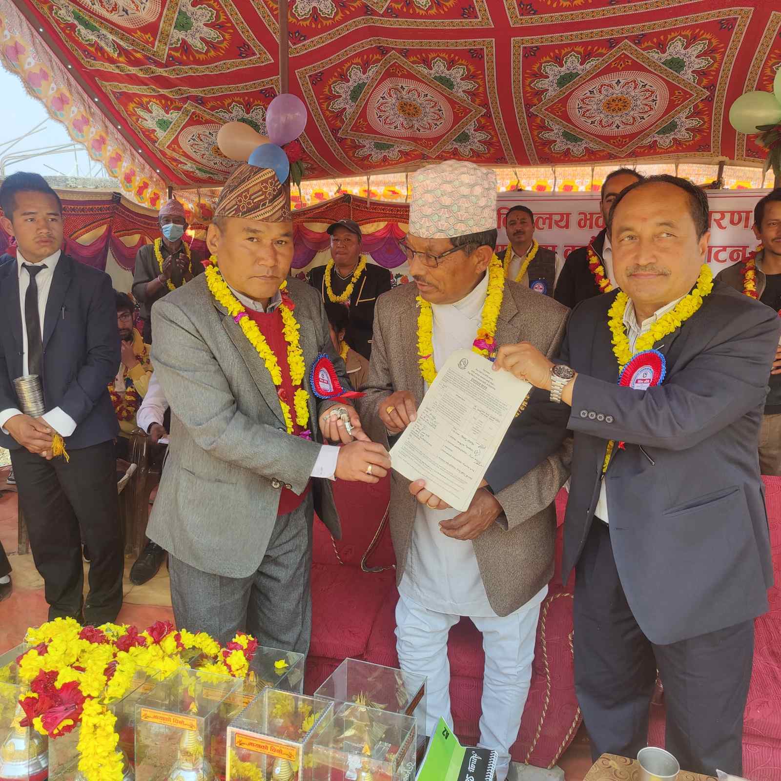 भुग्देउमा विद्यालय र वडा भवनको उद्घाटन