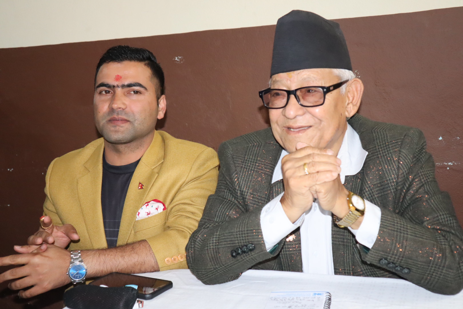 बनेपा नगरपालिकाका मेयर लक्ष्मी नरसिंह वादेले त्यागे एमाले