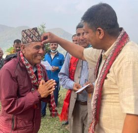 काभ्रेका एमाले नेता थापा काँग्रेसमा प्रवेश