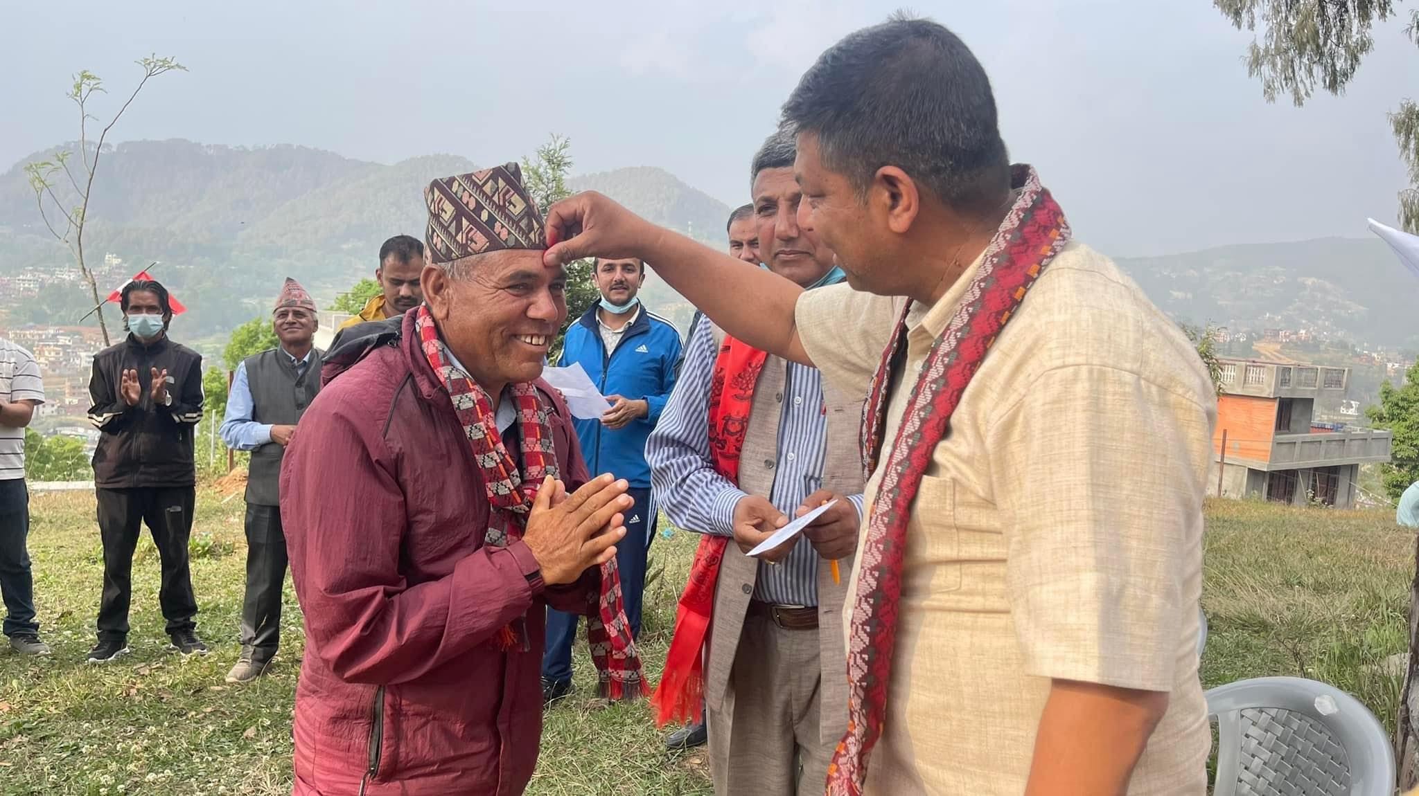 काभ्रेका एमाले नेता थापा काँग्रेसमा प्रवेश
