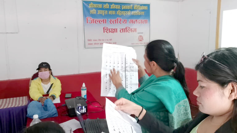 काभ्रेमा अपांगता भएका महिलाहरुलाई मतदाता शिक्षा तालिम