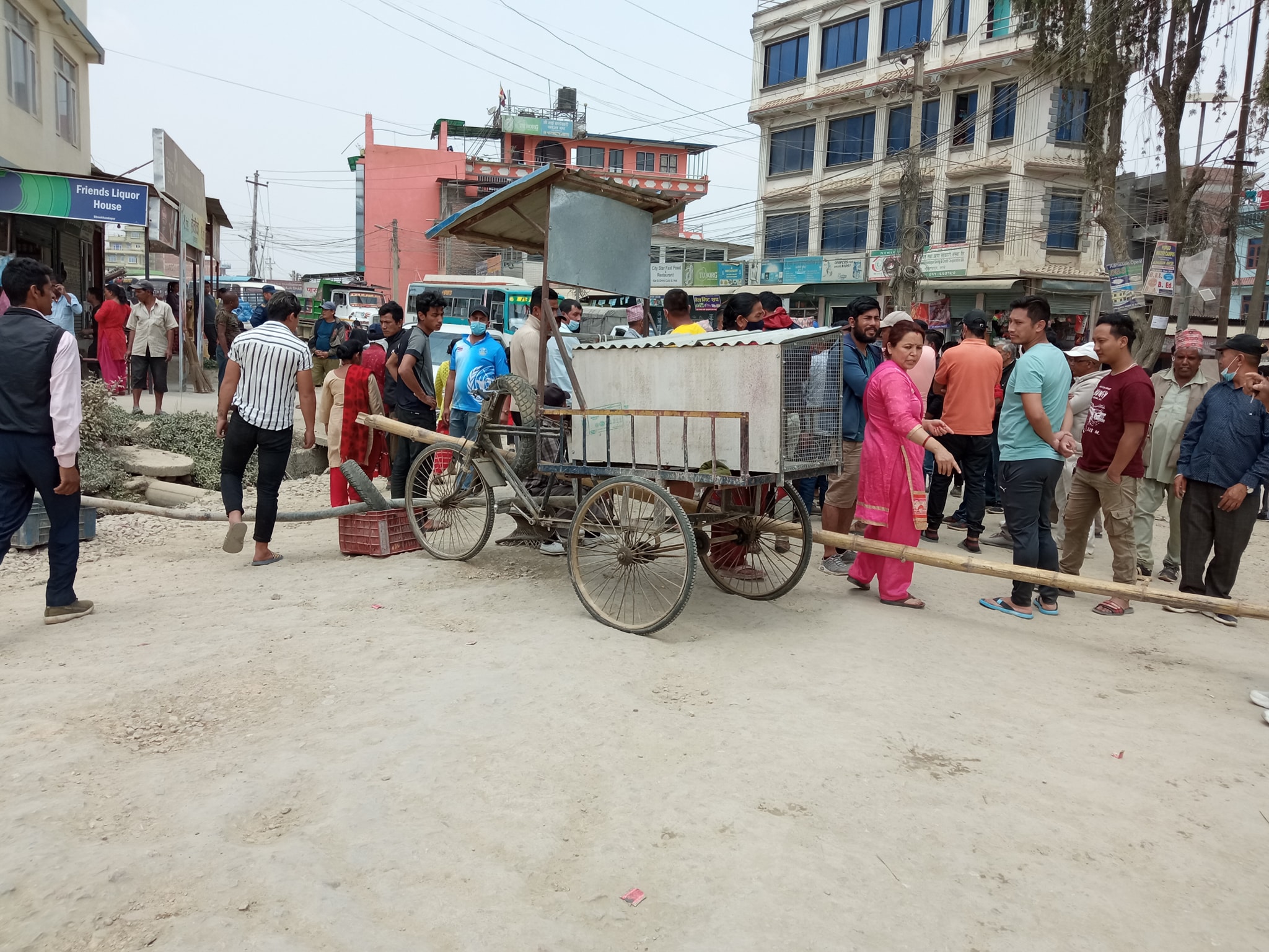 काभ्रेको बनेपा–पनौती सडक आज पनि  बन्द, यात्रुलाई सास्ती