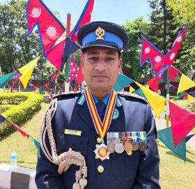 काभ्रेका एसपी चक्रराज जोशी राष्ट्रपति भण्डारीबाट विभूषित
