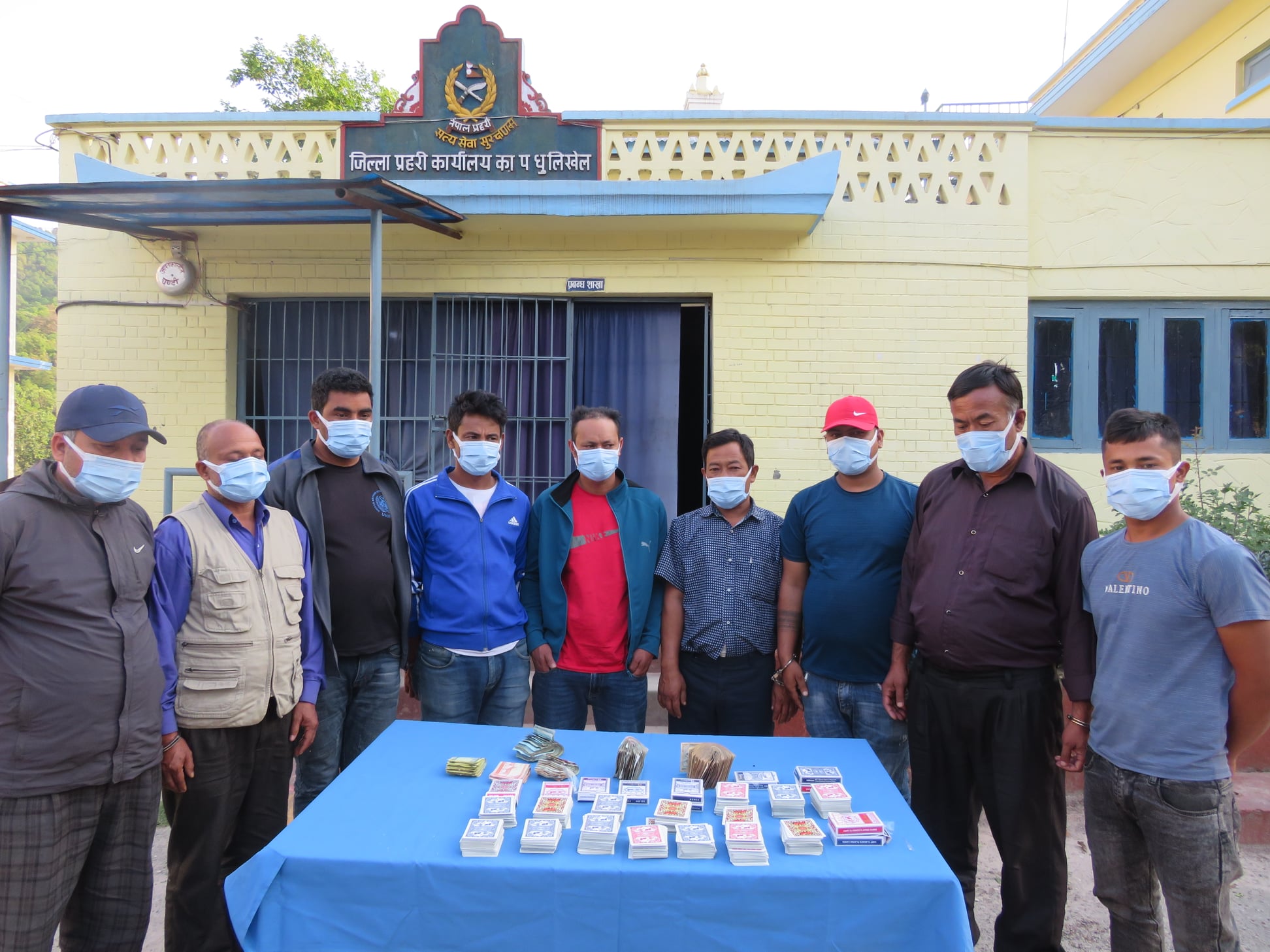 काभ्रेमा जुवा तास खेल्ने १० जना पक्राउ