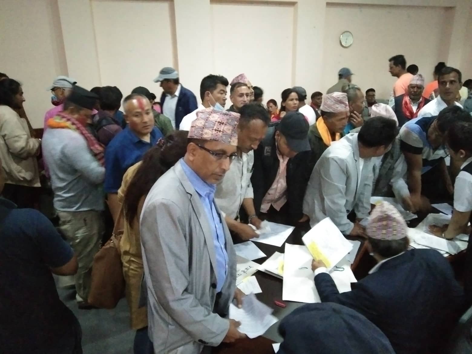 धुलिखेल ११ मा एमाले र काँग्रेसलाई झड्का, नेता प्याकुरेलले दिए बागी उम्मेदवारी