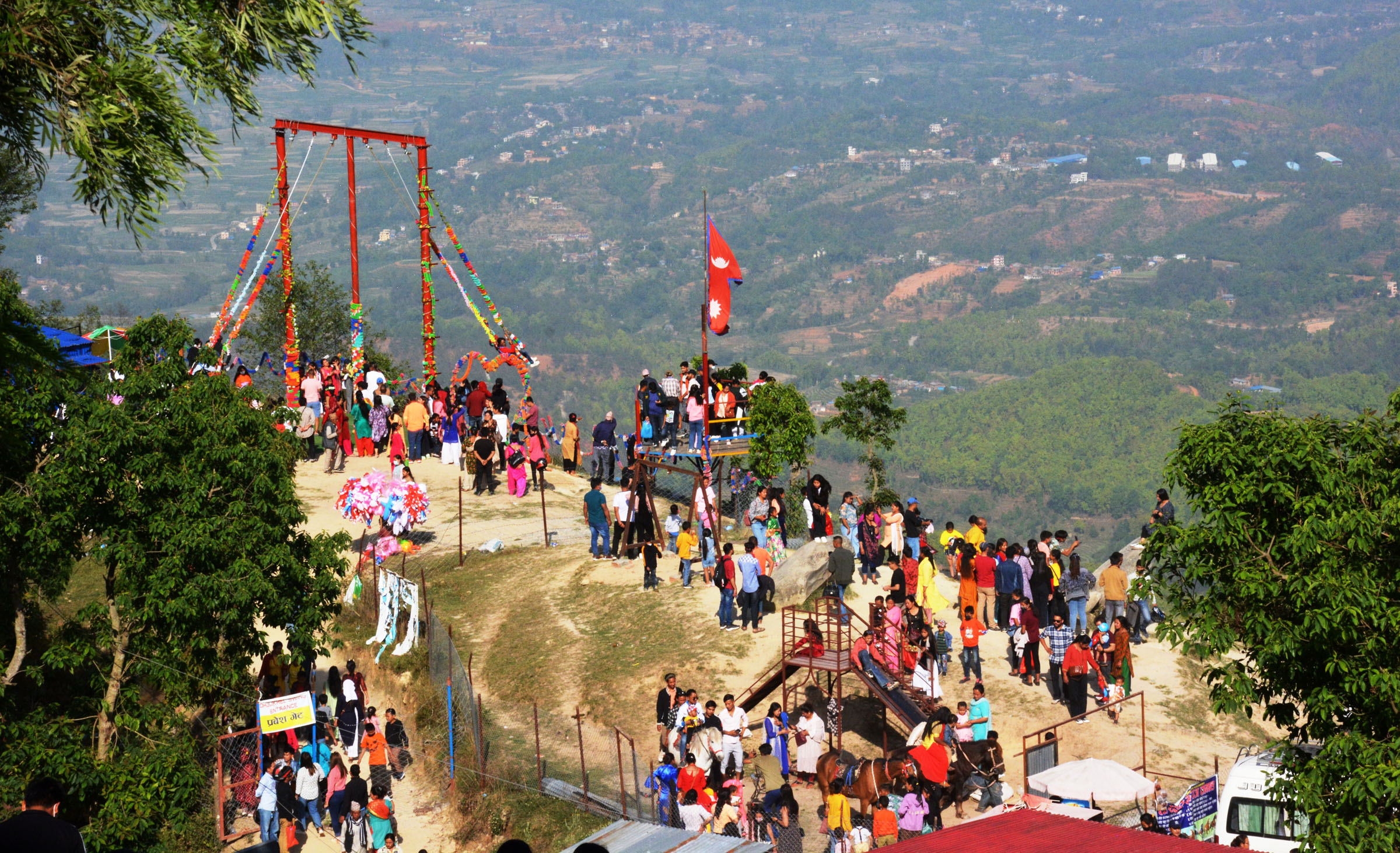 नयाँ वर्षको आगमनसँगै काभ्रेका पर्यटकीय क्षेत्र भरिभराउ