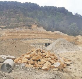 प्लानिङको ढिस्कोमा पुरिएर काभ्रेका दुई जनाको मृत्यु