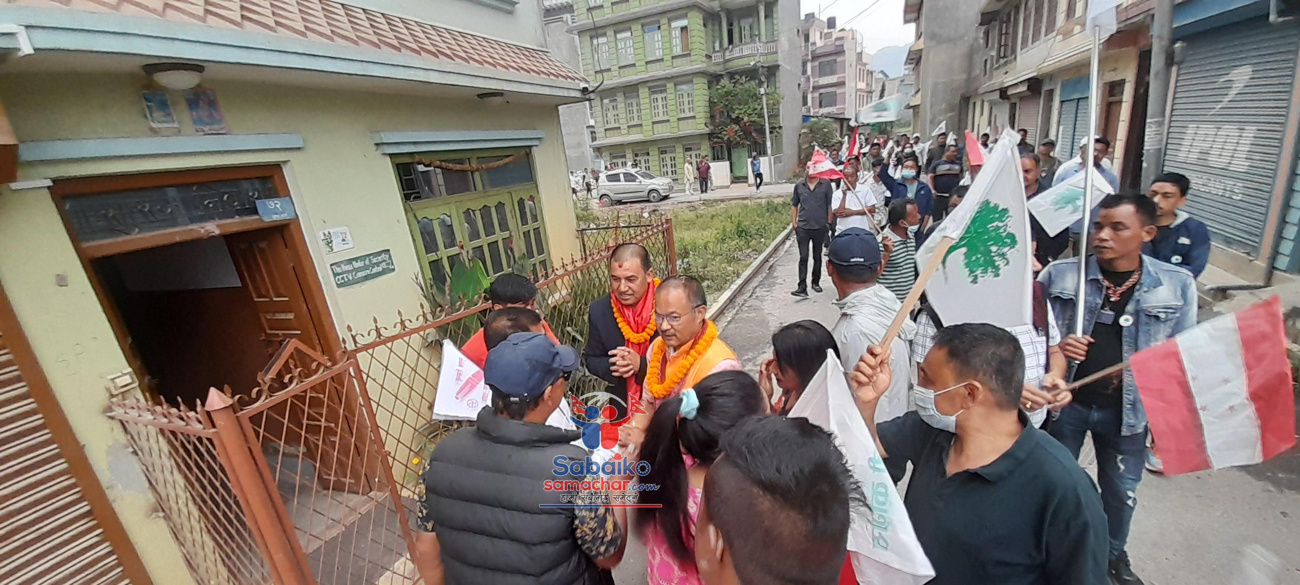 बनेपामा गठबन्धनका उम्मेद्वारहरूले घरदैलो कार्यक्रम सुरु, संगै भोट माग्दै शान्ति र रघुबर