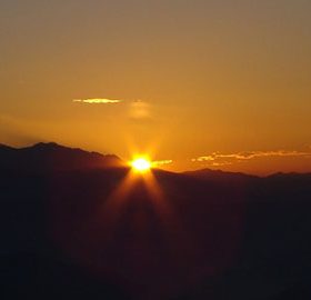 आज बाट २०७९ शुरू, शुभकामना आदानप्रदान गरी नयाँ वर्ष मनाइँदै