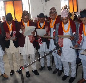 काभ्रेको नमोबुद्ध नगरपालिकाका निर्वाचित जनप्रतिनिधिद्धारा सपथ ग्रहण
