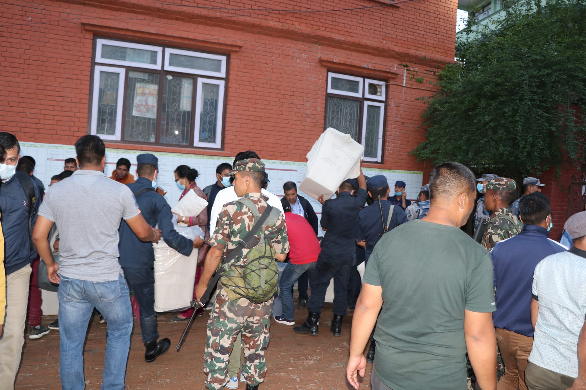 काभ्रेको बनेपामा पनि मतदान सकियो, सर्वदलीय बैठकपछि मतगणना सुरु हुने