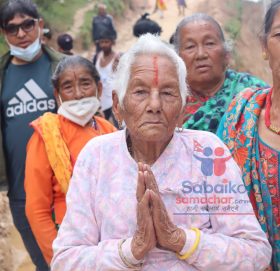 काभ्रेको धुलिखेलमा १०५ वर्षिया  गरिन बृद्धाले मतदान