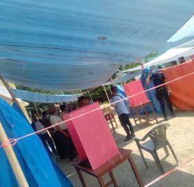 सिन्धुपाल्चोकको एक मतदान केन्द्रमा गोली चल्यो, चार जना घाइते