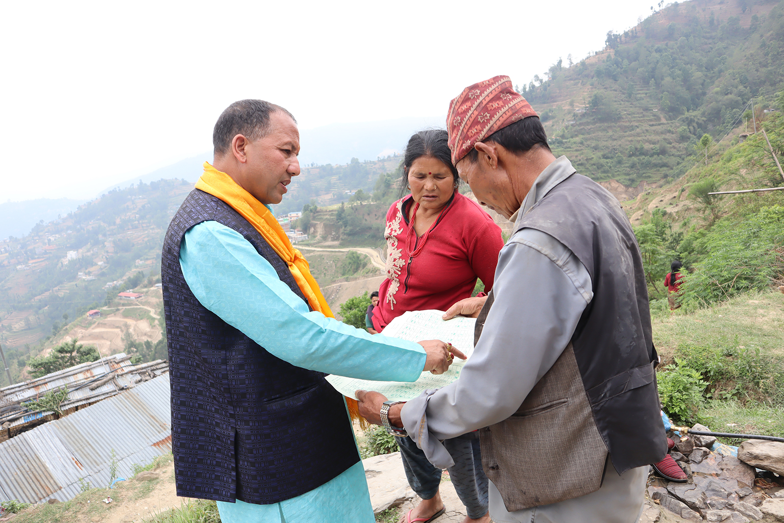 धुलिखेल नगरको उम्मेरदवार बिदुरको घरदैलो अभियान:  जनताको एउटै बोली ” स्वतन्त्र उम्मेरदवारको काम हेर्न आतुर छौँ “
