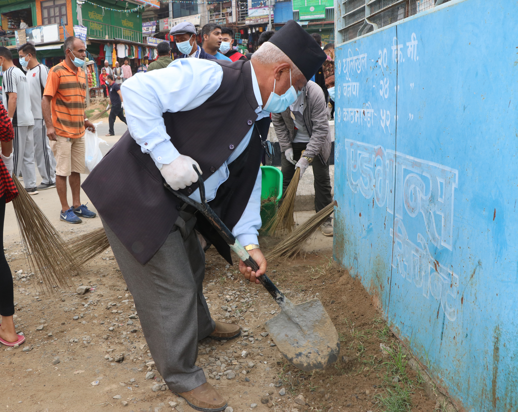 नमोबुद्धमा वृहत सरसफाई र वृक्षारोपण
