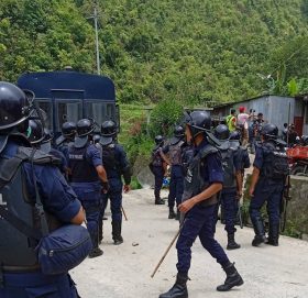 पक्राउ परेका बञ्चरेडाँडाका स्थानीय रिहा