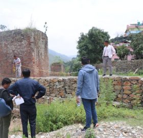 काभ्रेको भुम्लुमा विकास निर्माणमा भइरहेका कामको स्थलगत अनुगमन