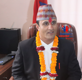 धुलिखेल-खावा सडक निर्माणलाई दबाब दिन जिल्ला समन्वय समिति काभ्रे प्रमुख दीपक गौतम  अनसनमा बस्दै