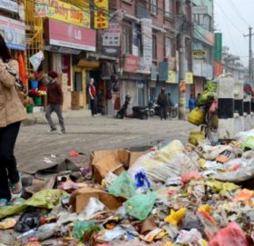 उपत्यकाको  फोहोर राति मात्रै लैजान पाउने,यस्ता छन् १८ बुँदे सहमित