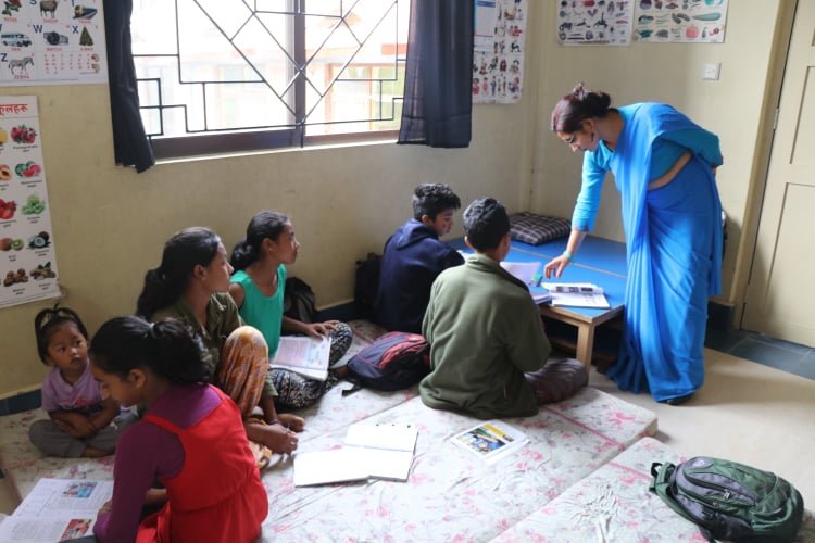 काभ्रेका बालगृह तथा वृद्धाश्रममा अनुगमन