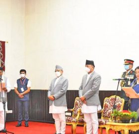 नवनियुक्त ३ मन्त्रीले लिए पद तथा गोपनीयताको शपथ