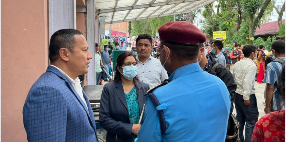 रामेछाप बस दुर्घटनाका घाइतेको उपचारका लागि काभ्रे कांग्रेसको अग्रसरता