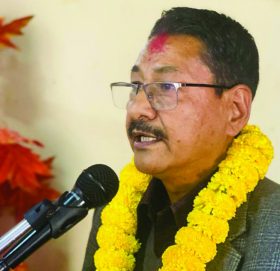 एमालेभित्र राजा आउ देश बचाउ भन्ने मान्छे मात्रै छन् : हितमान शाक्य