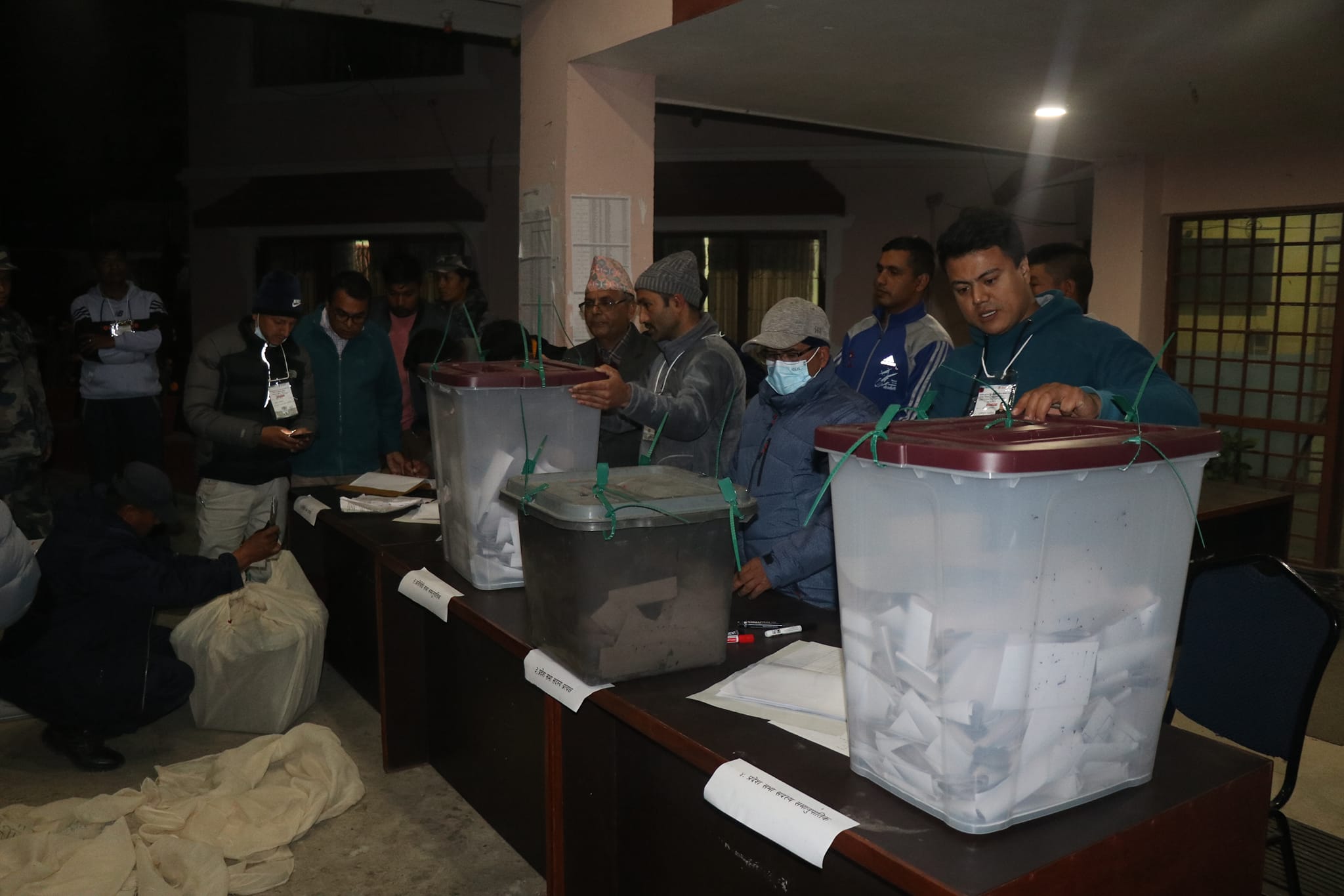 काभ्रेमा मत पेटिका धमाधम गणनास्थलमा आउँदै