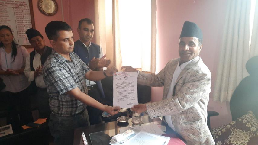 सडकमा उत्रने काभ्रेका किसानको चेतावनी