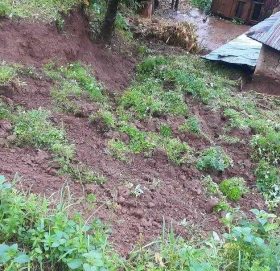 काभ्रेमा पहिरोले घर पुर्दा ६ जना बेपत्ता, एक जनाको मृत्यु