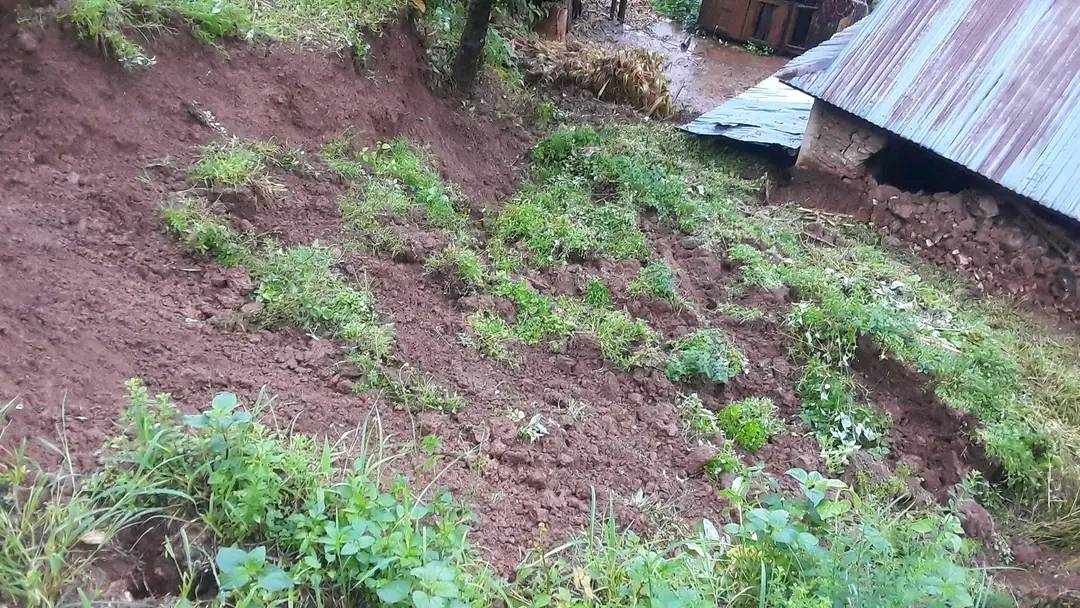 काभ्रेमा पहिरोले घर पुर्दा ६ जना बेपत्ता, एक जनाको मृत्यु