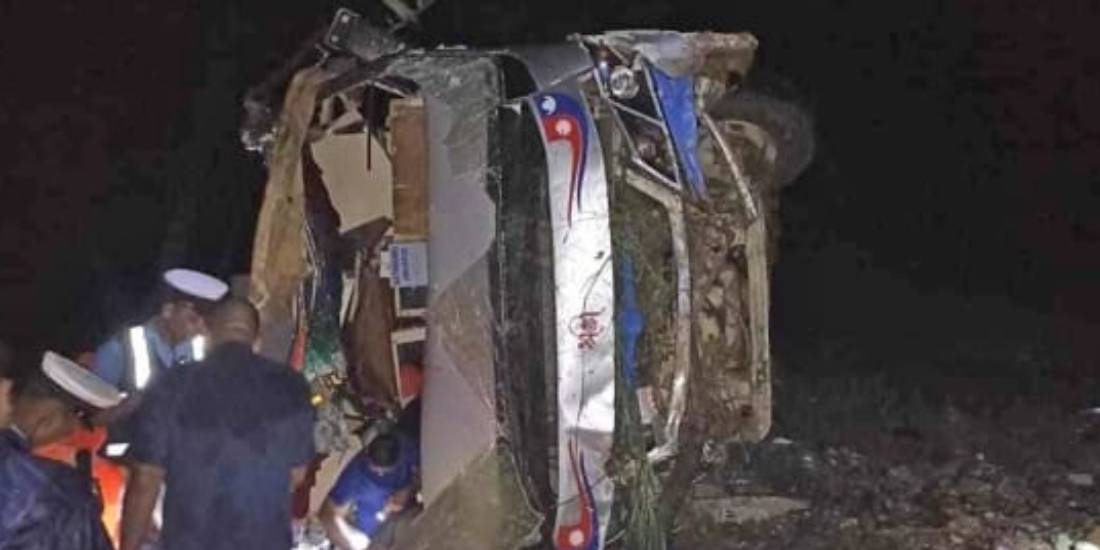 तीर्थयात्री चढेको बस दुर्घटना, ६ जनाको मृत्यु