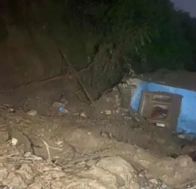 पहिरोले घर पुरिँदा बाबुछोरीको मृत्यु, आमा घाइते
