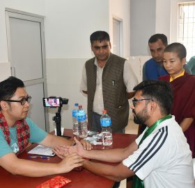 मण्डनदेउपुर नगरपालिकामा बृहत निःशुल्क स्वास्थ्य शिविर शुरु