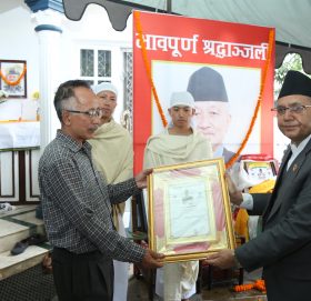 सभामुख घिमिरेद्वारा नेम्वाङ निवास पुगेर समवेदना अर्पण