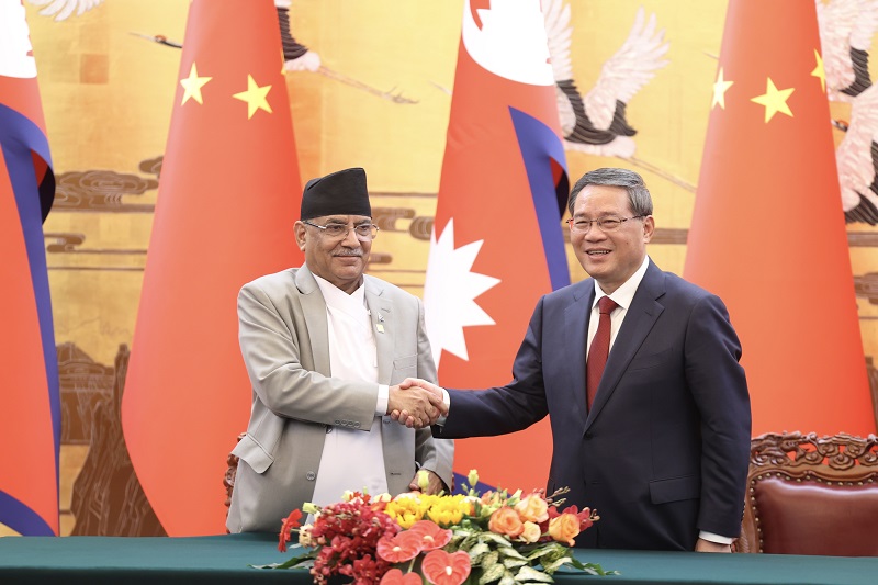 १३ बुँदे सम्झाैता र समझदारी पत्रमा हस्ताक्षर