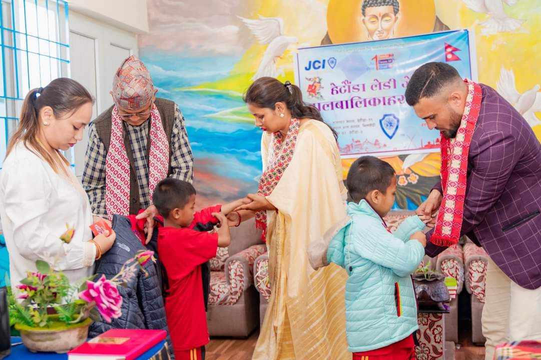 चाडपर्वको अवसरमा हेटौंडा लेडि जेसिसको बालबालिकालाई सहयोग