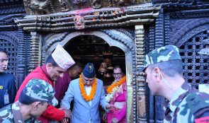 काभ्रेमा पलान्चोक भगवतीको दर्शन गर्दै राष्ट्रपति