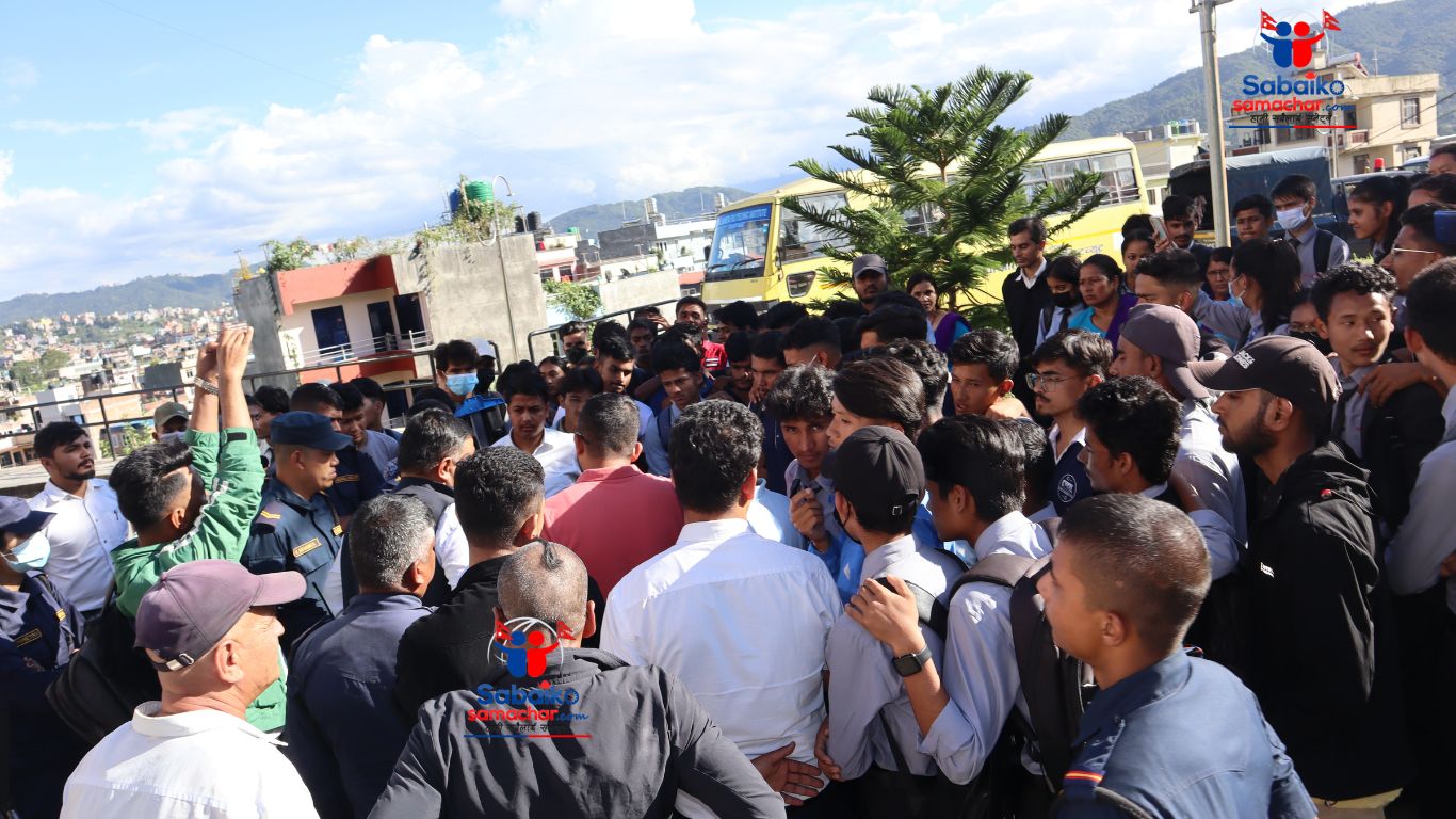 बनेपाको प्राविधिक विधालयमा ताला बन्दी, विधार्थी आन्दोलित, विधालयमा तोडफोड