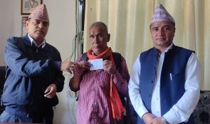 ७२ वर्षको उमेरमा डम्बरले प्राप्त गरे नागरिकता