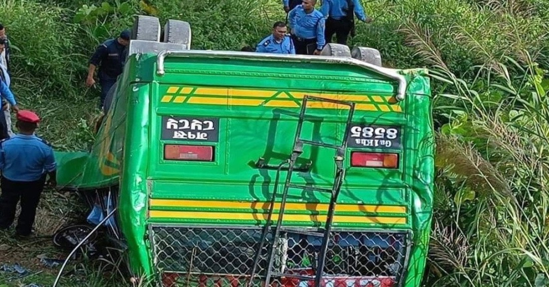 बस दुर्घटना हुँदा २५ जनाभन्दा बढी घाइते