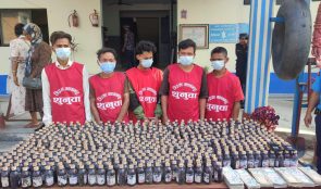 आठ लाख नगद र लागूऔषध सहित ५ जना पक्राउ