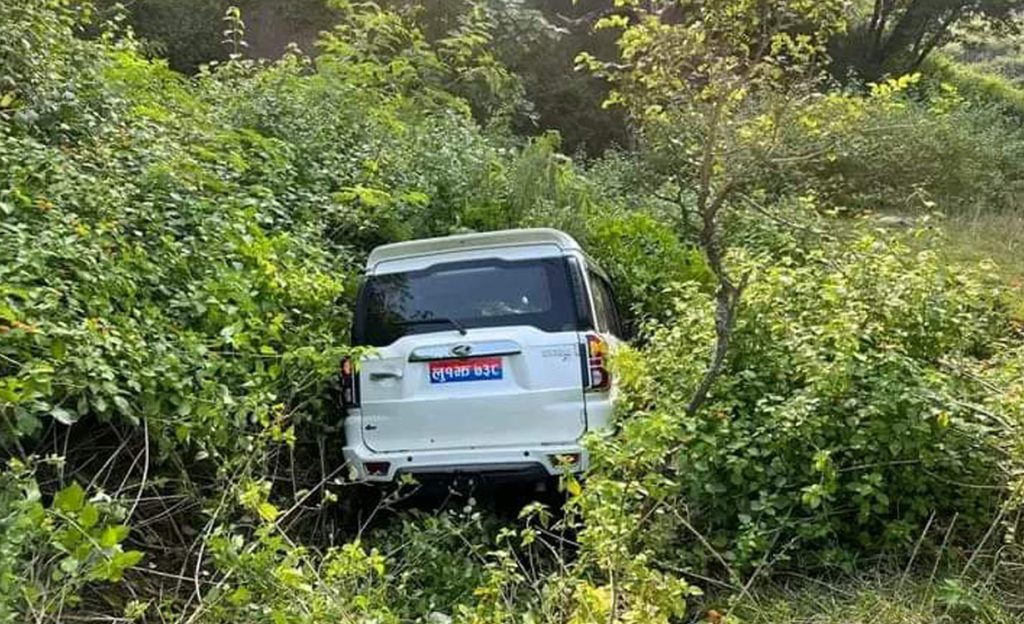 अर्थमन्त्री सवार गाडी दुर्घटना