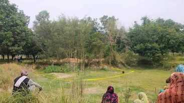 परालले छोपेको अवस्थामा महिलाको शव